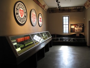 Classic Glass Artifact Case