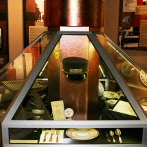 AST Exhibits designed this display case to mimic the feel and texture of typical railroad design during the early 20th Century.